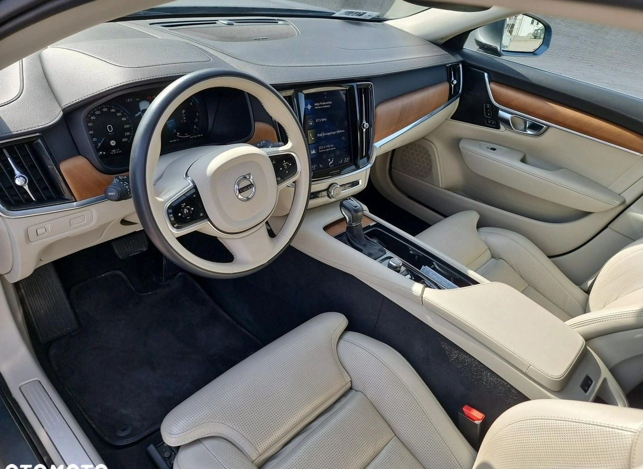 Volvo V90 cena 149000 przebieg: 106117, rok produkcji 2019 z Sieraków małe 379